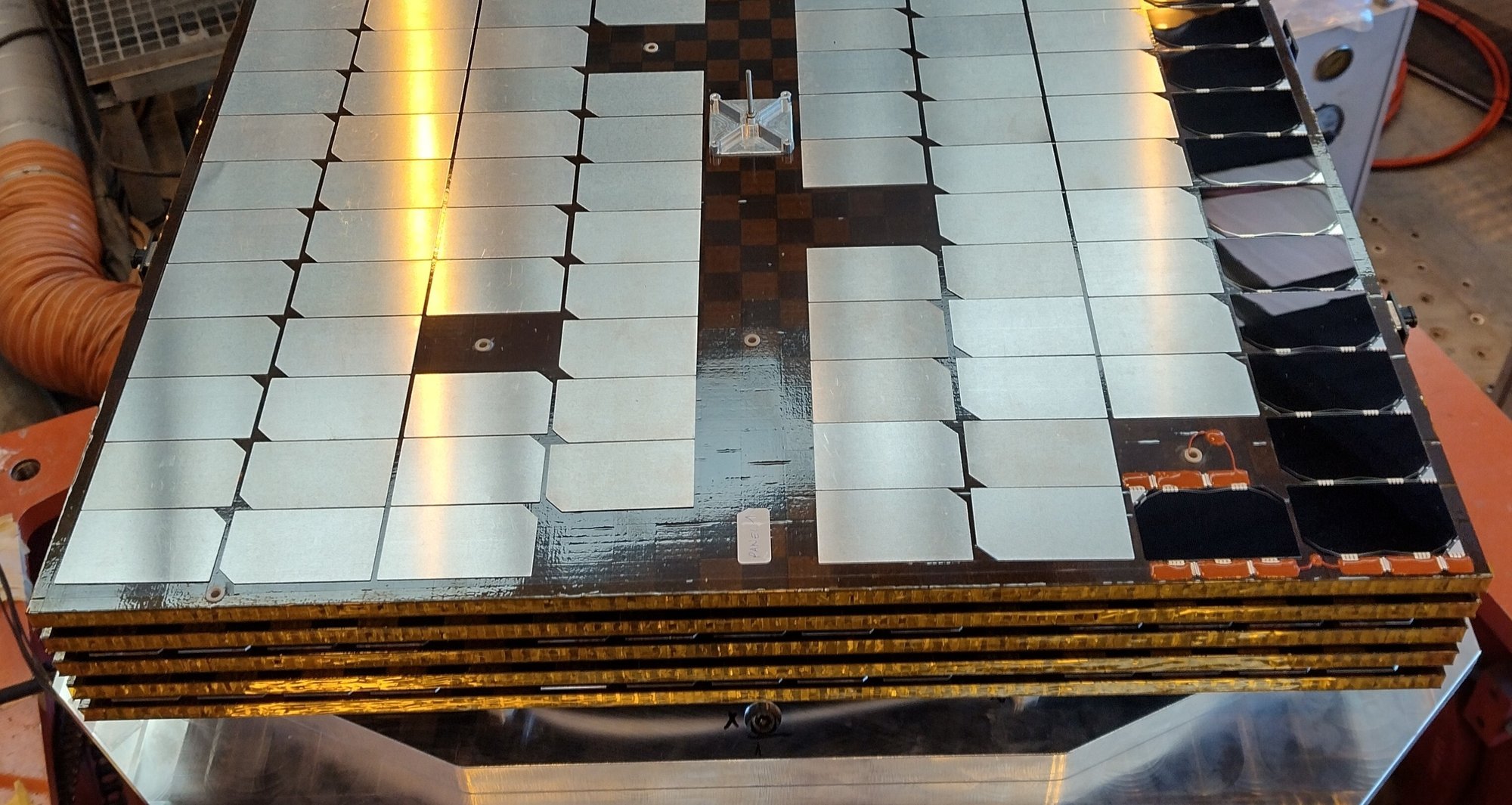 Solar_array_sandwich-1