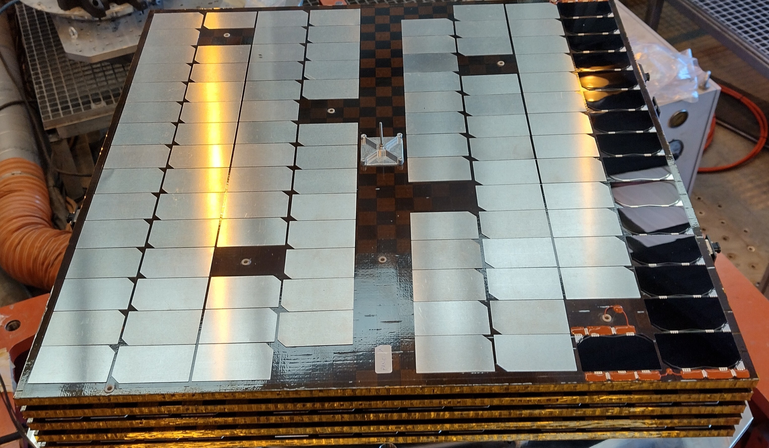 Solar_array_sandwich-3